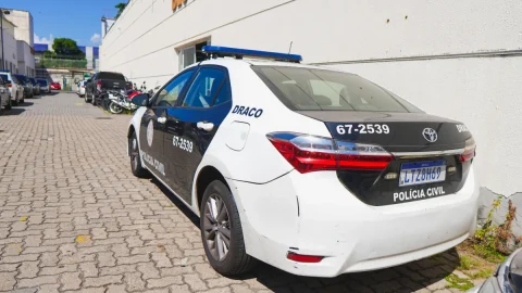 Polícia Civil deflagra operação contra milícia de “Juninho Varão” que extorquia moradores e controlava condomínio em Nova Iguaçu