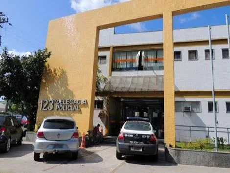Polícia Civil prende mulher por tráfico de drogas em Macaé