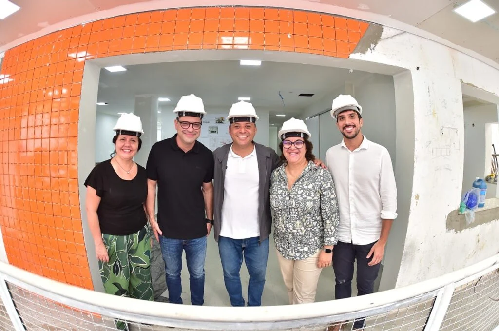 Prefeito Rodrigo Neves vistoria obras da primeira UBS de Icaraí, que está em fase final de implantação