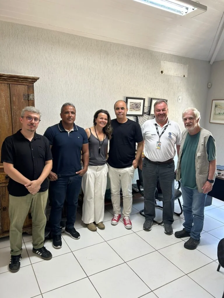 Prefeitura de Búzios realiza reunião para alinhar recepção de produção audiovisual da Netflix