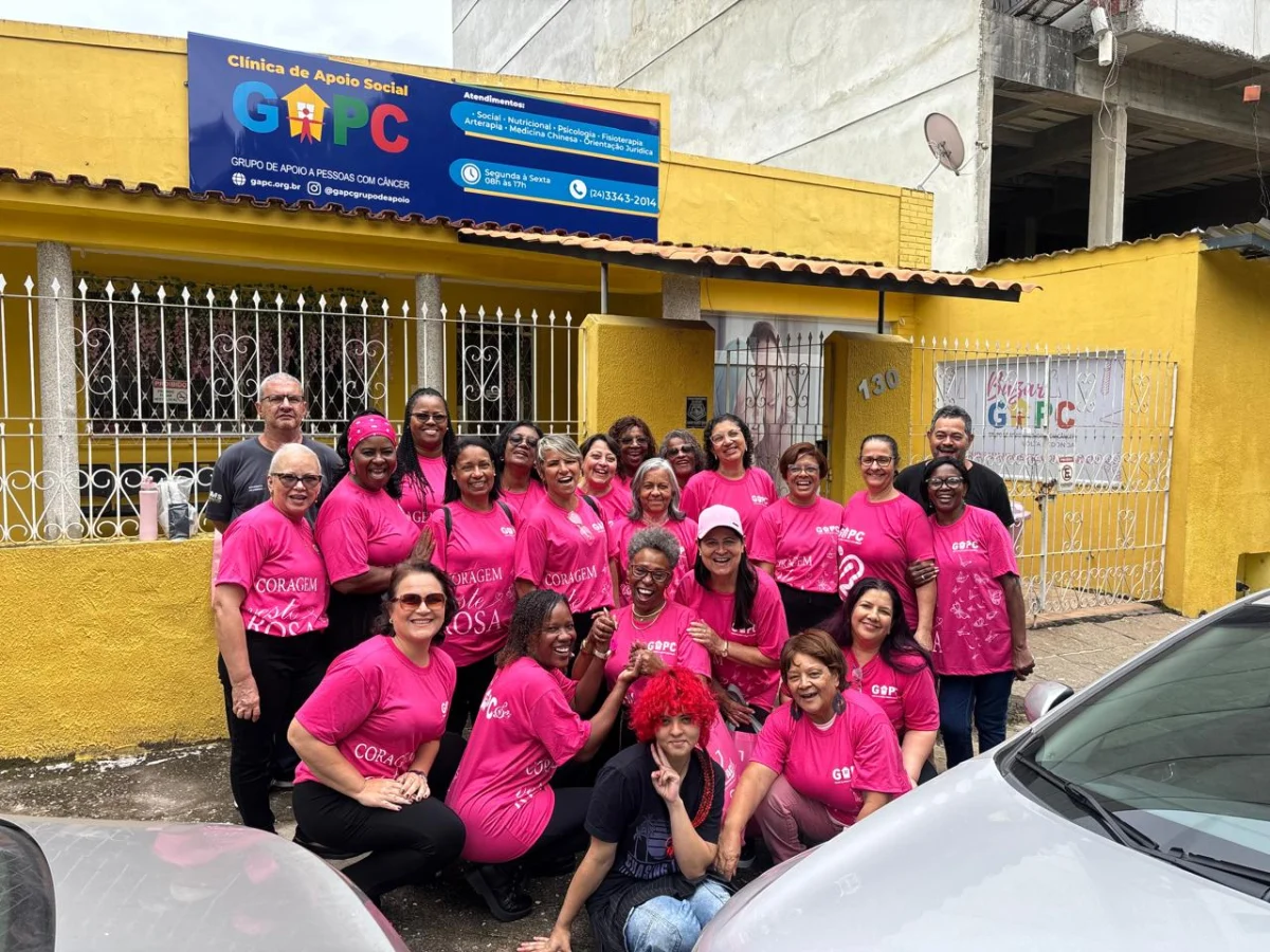 Prefeitura de Volta Redonda apoia caminhada do Outubro Rosa com ações de prevenção e acolhimento