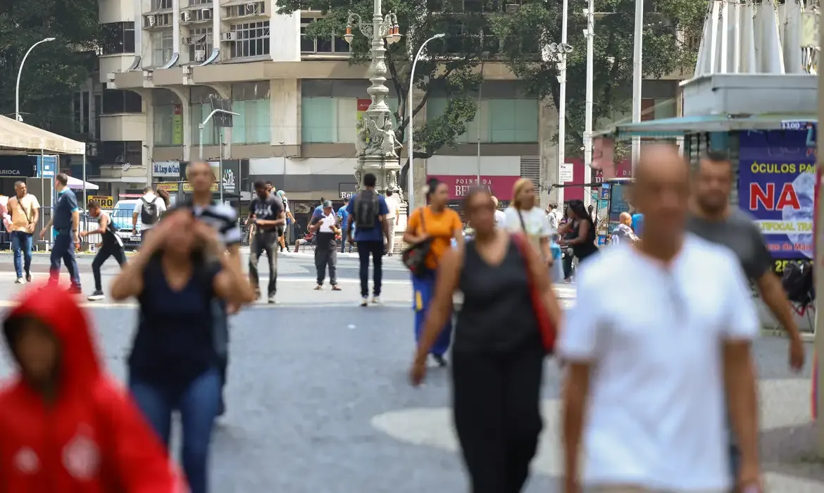 Sociedade civil apresenta propostas aos candidatos à Presidência