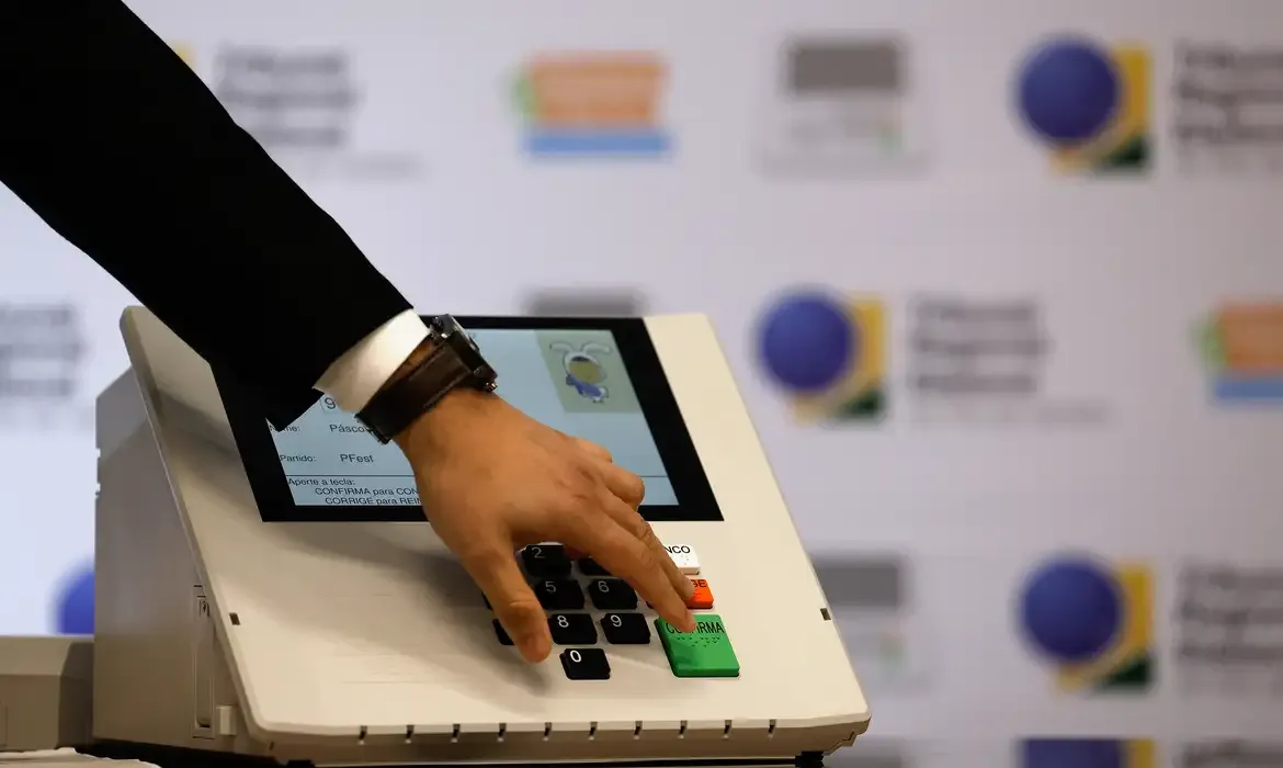 TRE-RJ define urnas que serão auditadas no segundo turno